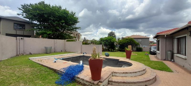 To Let 3 Bedroom Property for Rent in Amberfield Gauteng