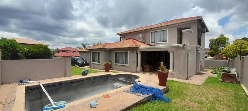 To Let 3 Bedroom Property for Rent in Amberfield Gauteng