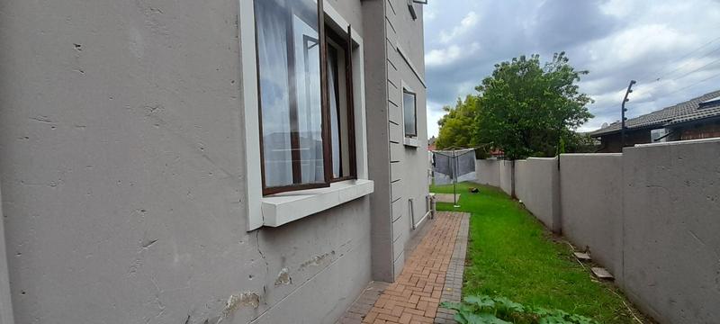 To Let 3 Bedroom Property for Rent in Amberfield Gauteng