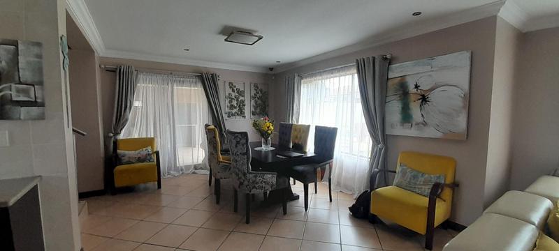 To Let 3 Bedroom Property for Rent in Amberfield Gauteng