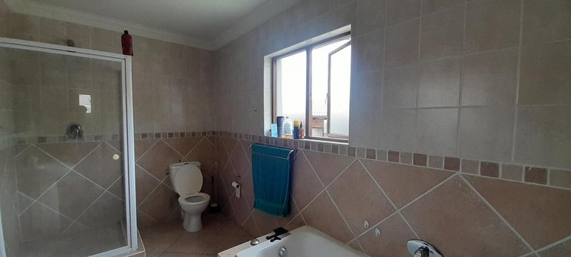 To Let 3 Bedroom Property for Rent in Amberfield Gauteng