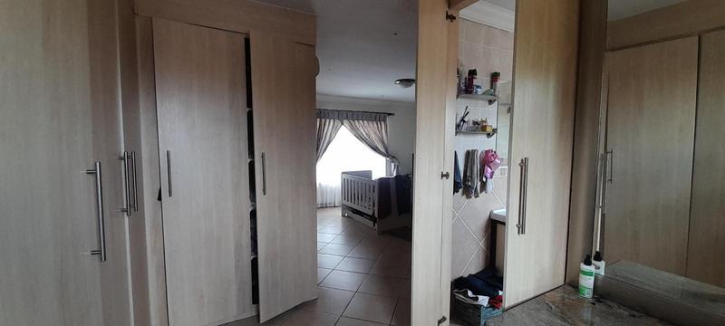 To Let 3 Bedroom Property for Rent in Amberfield Gauteng