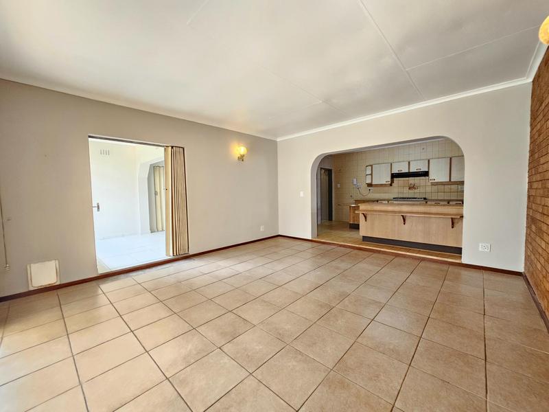 To Let 5 Bedroom Property for Rent in Constantia Kloof Gauteng