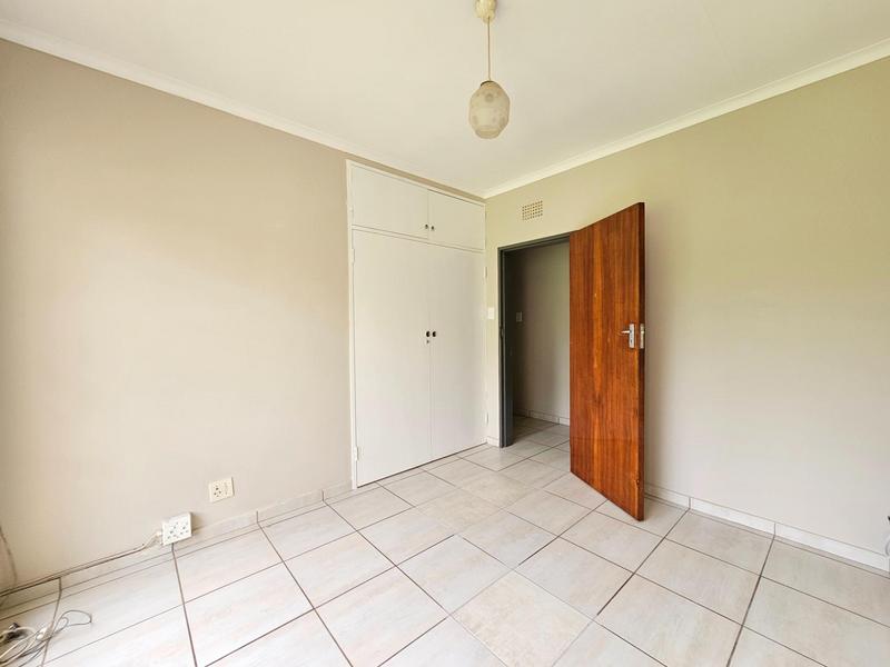 To Let 5 Bedroom Property for Rent in Constantia Kloof Gauteng