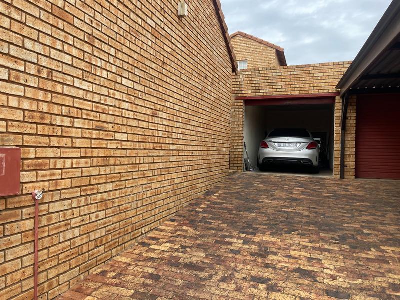 To Let 3 Bedroom Property for Rent in Groblerpark Gauteng