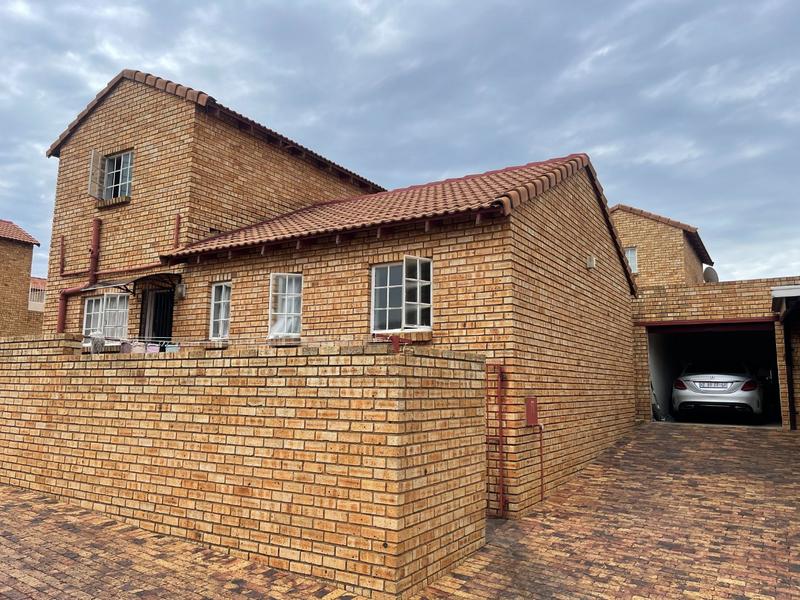 To Let 3 Bedroom Property for Rent in Groblerpark Gauteng