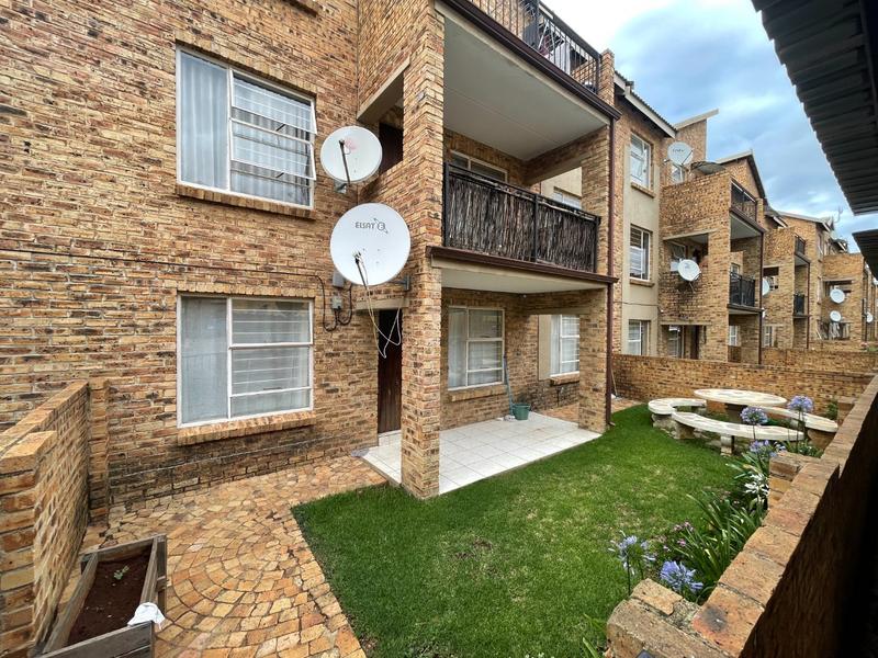 To Let 2 Bedroom Property for Rent in Honeydew Gauteng