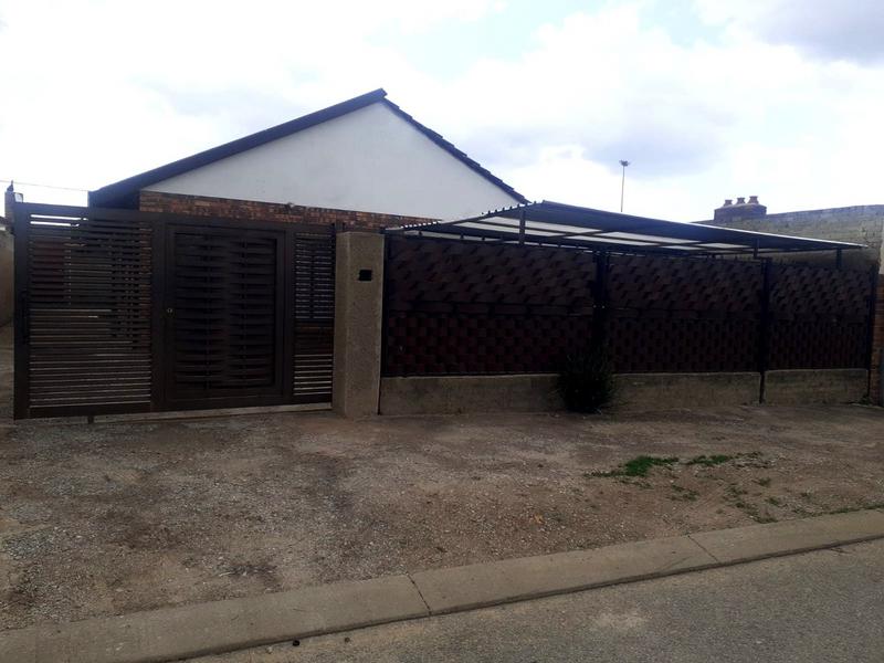 3 Bedroom Property for Sale in Jabavu Gauteng