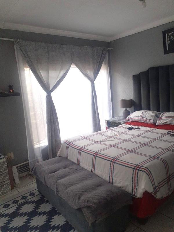 3 Bedroom Property for Sale in Jabavu Gauteng