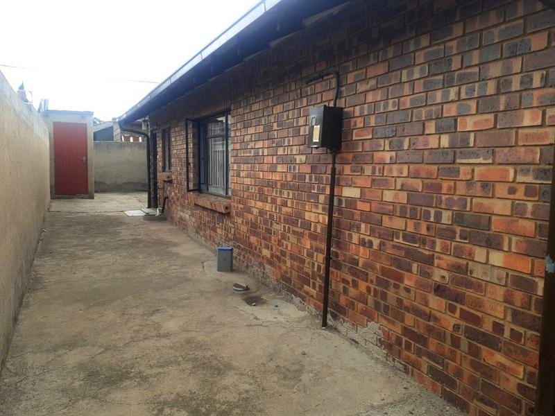 3 Bedroom Property for Sale in Jabavu Gauteng