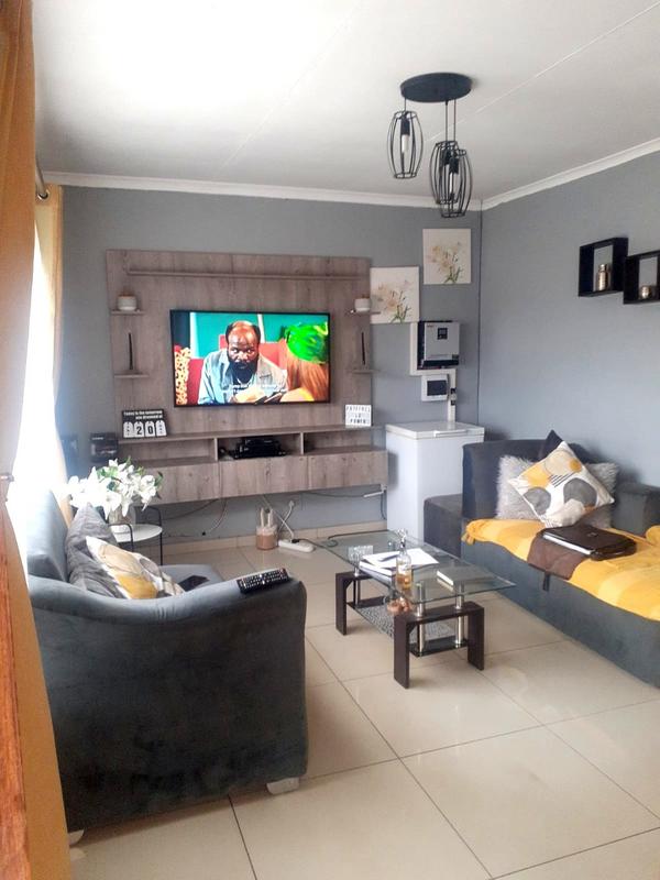 3 Bedroom Property for Sale in Jabavu Gauteng