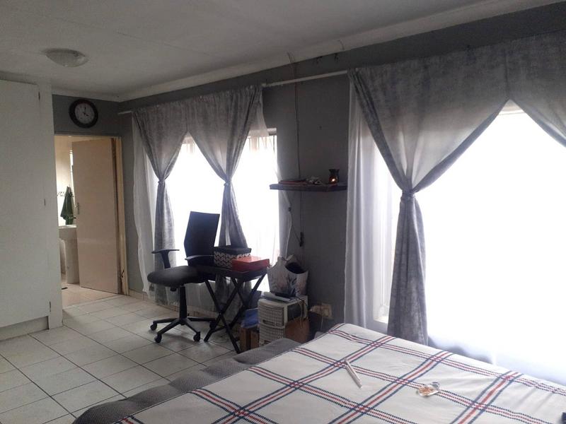 3 Bedroom Property for Sale in Jabavu Gauteng