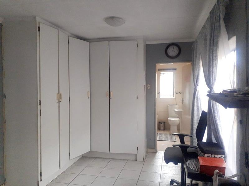 3 Bedroom Property for Sale in Jabavu Gauteng