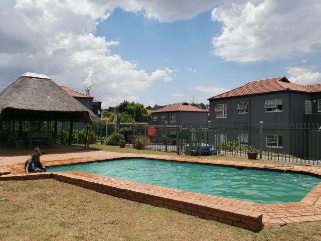 2 Bedroom Property for Sale in Linmeyer Gauteng