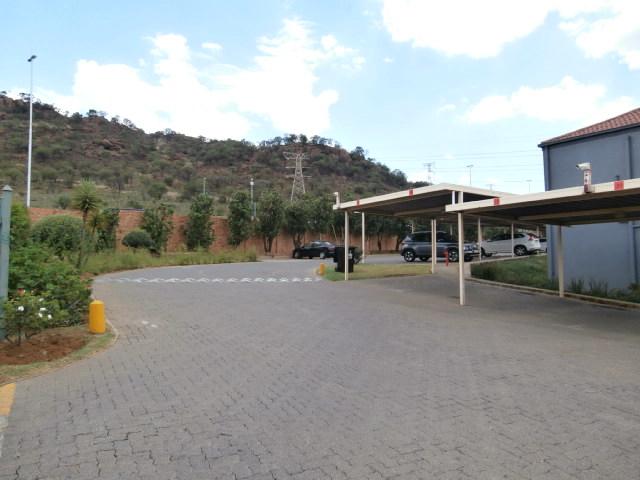 2 Bedroom Property for Sale in Linmeyer Gauteng