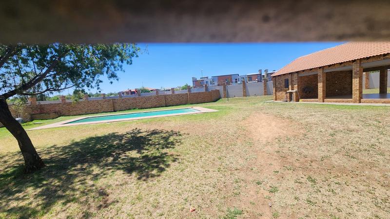 To Let 3 Bedroom Property for Rent in Noordwyk Gauteng