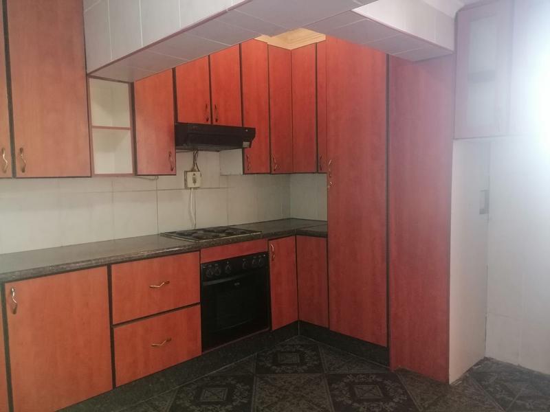 To Let 4 Bedroom Property for Rent in Rosettenville Gauteng