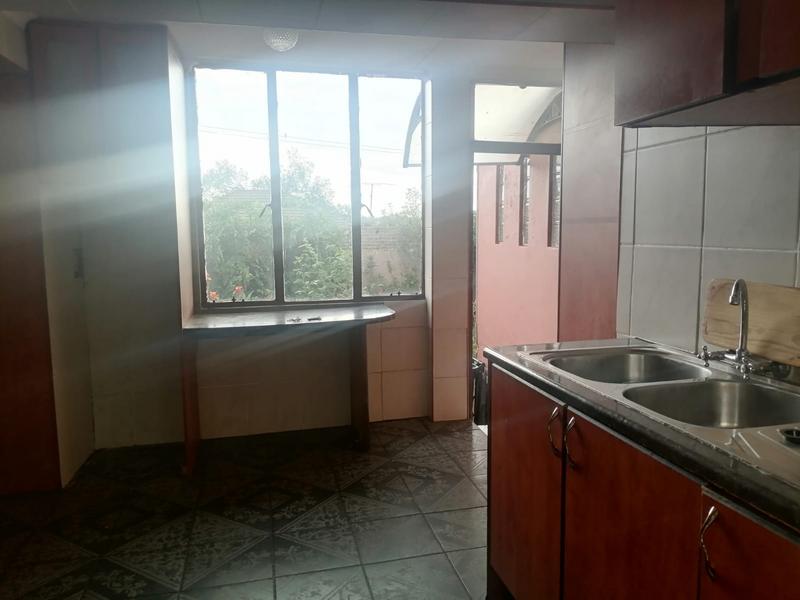 To Let 4 Bedroom Property for Rent in Rosettenville Gauteng