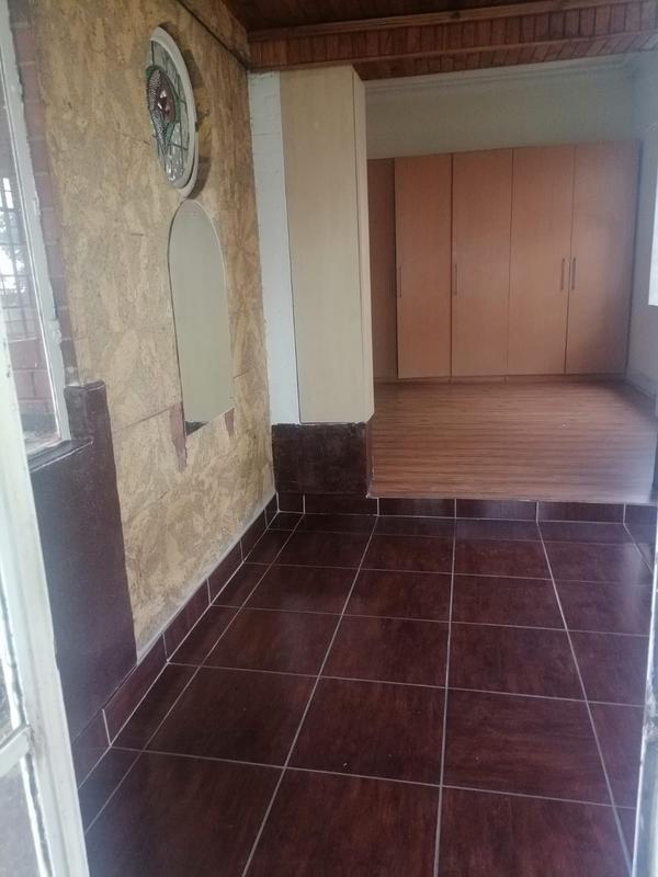 To Let 4 Bedroom Property for Rent in Rosettenville Gauteng