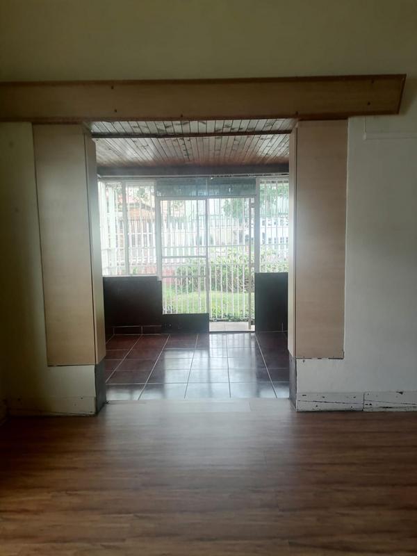 To Let 4 Bedroom Property for Rent in Rosettenville Gauteng