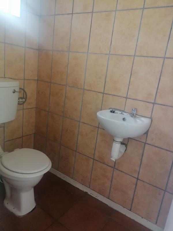 To Let 4 Bedroom Property for Rent in Rosettenville Gauteng