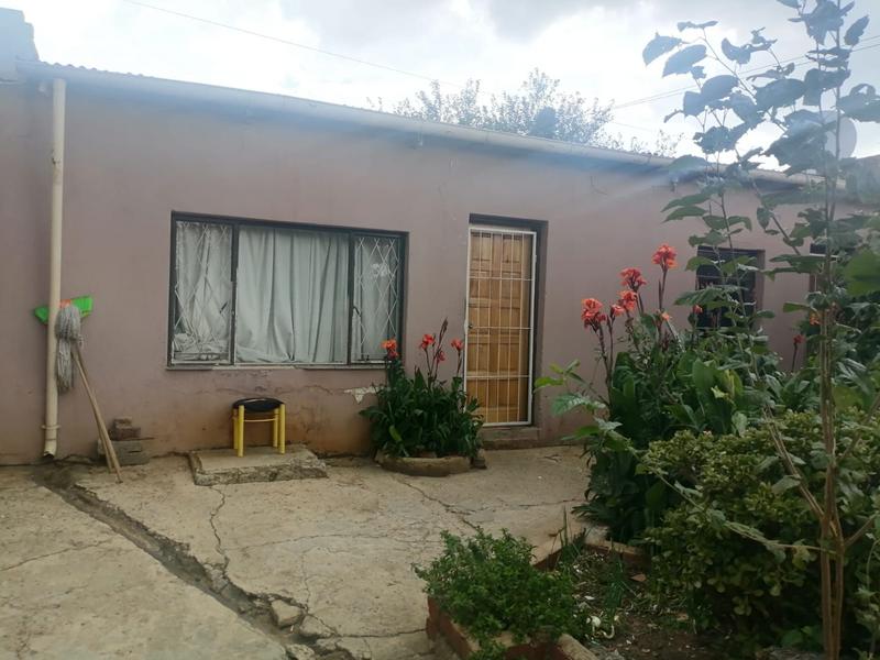 To Let 4 Bedroom Property for Rent in Rosettenville Gauteng