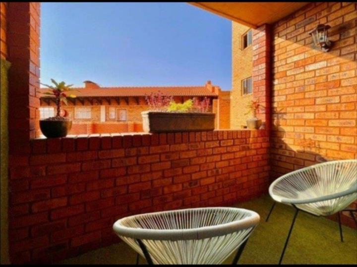 2 Bedroom Property for Sale in Zwartkop Gauteng