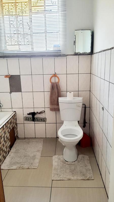 To Let 3 Bedroom Property for Rent in Chiawelo Gauteng