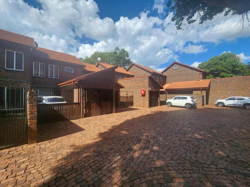 2 Bedroom Property for Sale in Pierre Van Ryneveld Gauteng