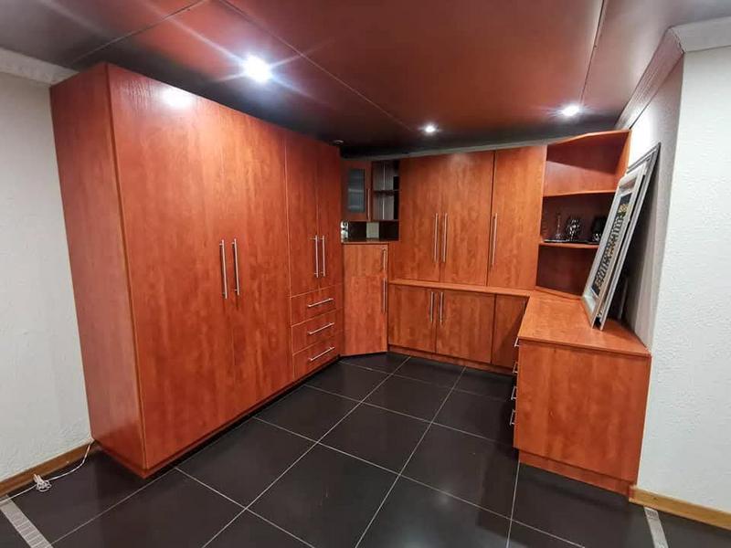 To Let 0 Bedroom Property for Rent in Roosevelt Park Gauteng