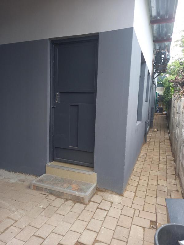 To Let 1 Bedroom Property for Rent in Greenside Gauteng