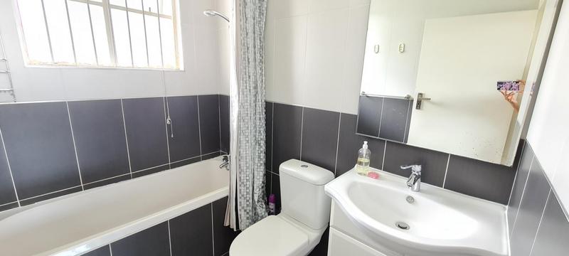 2 Bedroom Property for Sale in Bedford Gardens Gauteng