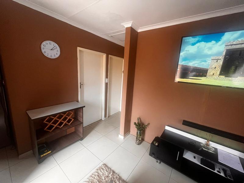 To Let 2 Bedroom Property for Rent in Naturena Gauteng