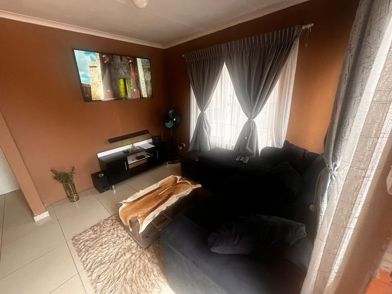 To Let 2 Bedroom Property for Rent in Naturena Gauteng