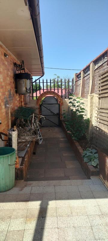 3 Bedroom Property for Sale in Crosby Gauteng