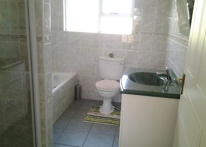 To Let 3 Bedroom Property for Rent in Gallo Manor Gauteng