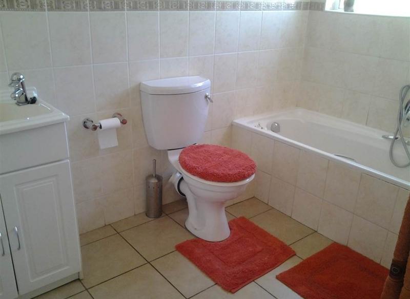 To Let 3 Bedroom Property for Rent in Gallo Manor Gauteng