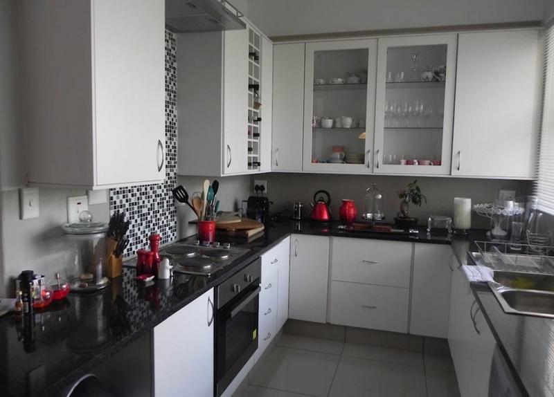 To Let 2 Bedroom Property for Rent in Illovo Gauteng