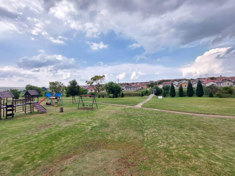 2 Bedroom Property for Sale in Summerfields Estate Gauteng