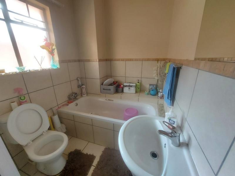 2 Bedroom Property for Sale in Summerfields Estate Gauteng