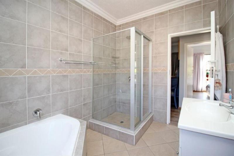 3 Bedroom Property for Sale in Bartlett Gauteng