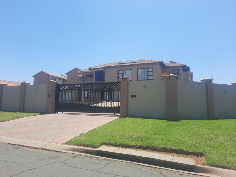 To Let 5 Bedroom Property for Rent in Vanderbijlpark SE 4 Gauteng