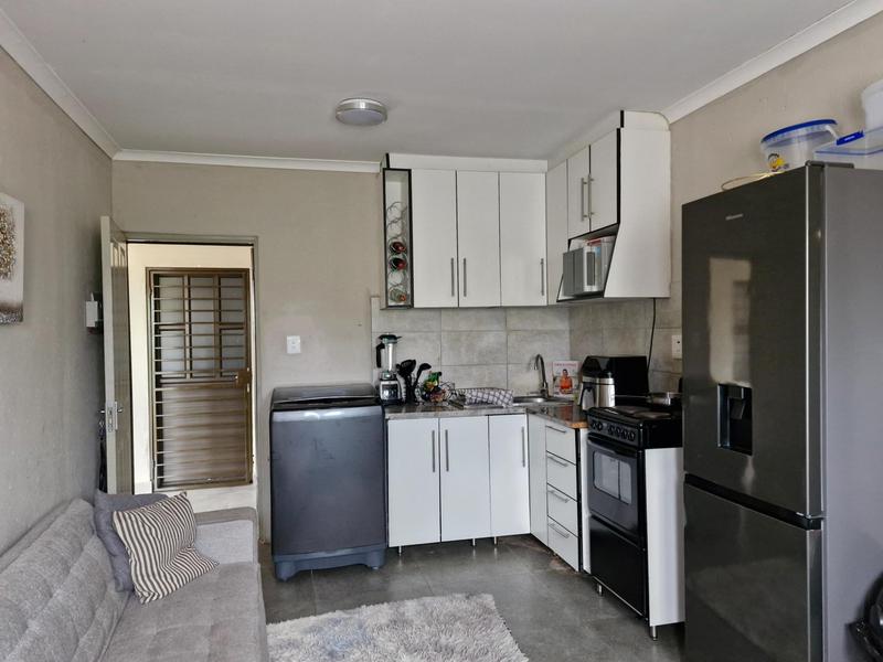 To Let 1 Bedroom Property for Rent in Birch Acres Gauteng