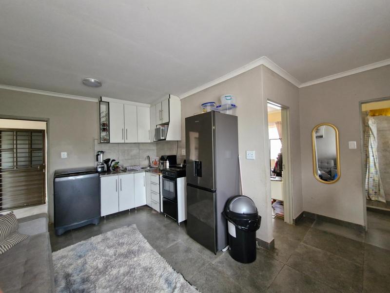 To Let 1 Bedroom Property for Rent in Birch Acres Gauteng