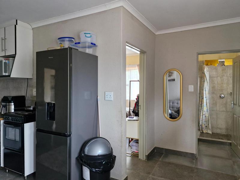 To Let 1 Bedroom Property for Rent in Birch Acres Gauteng