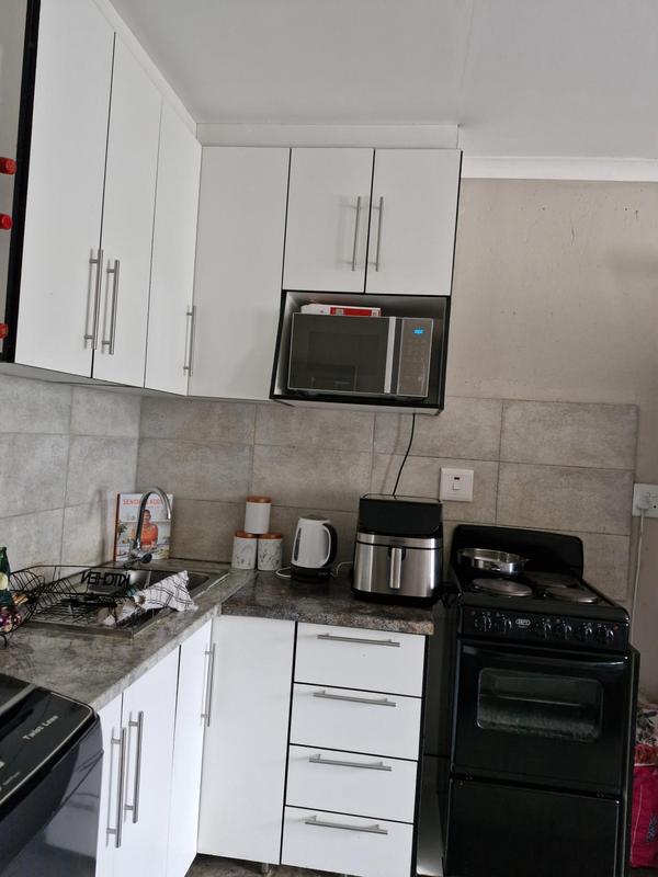 To Let 1 Bedroom Property for Rent in Birch Acres Gauteng