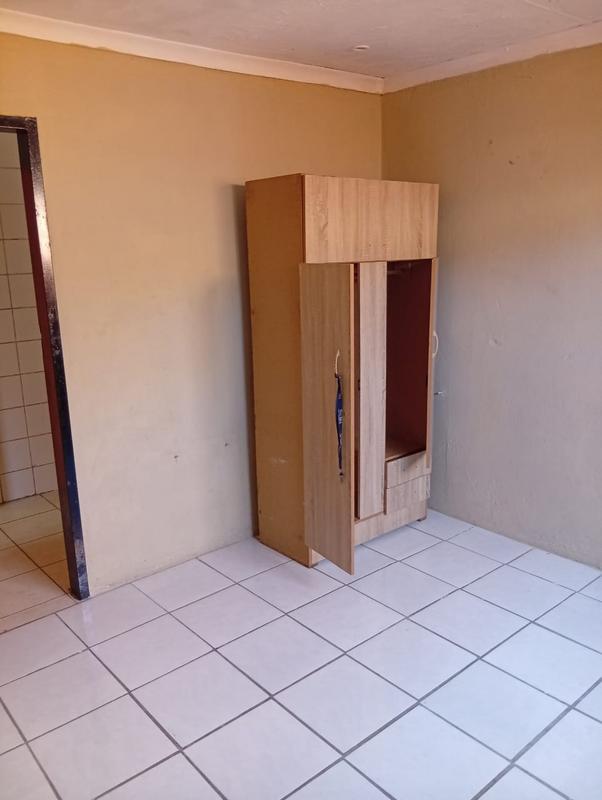 To Let 1 Bedroom Property for Rent in Tulisa Park Gauteng