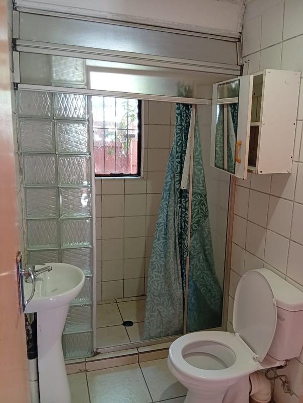 To Let 1 Bedroom Property for Rent in Tulisa Park Gauteng