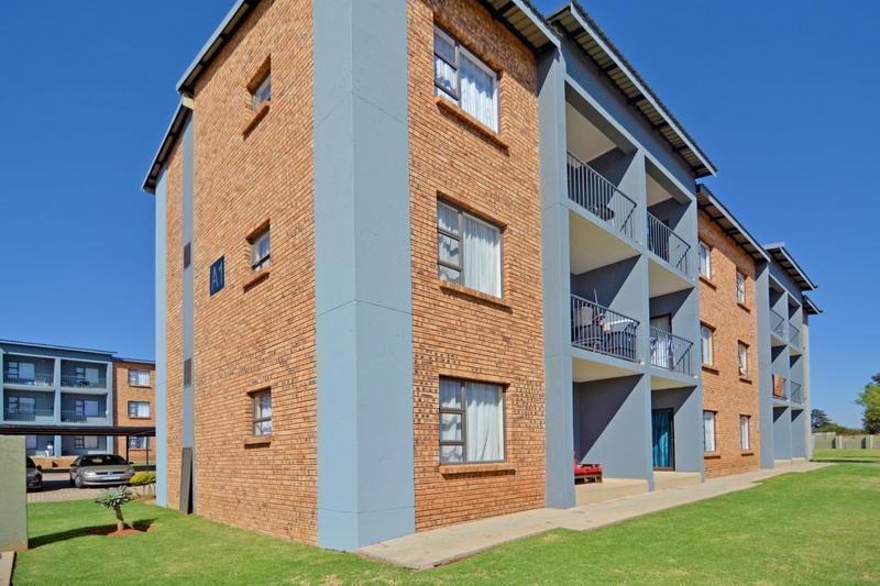 To Let 2 Bedroom Property for Rent in Roodepoort Gauteng