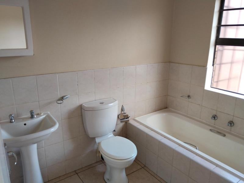 1 Bedroom Property for Sale in Honeypark Gauteng